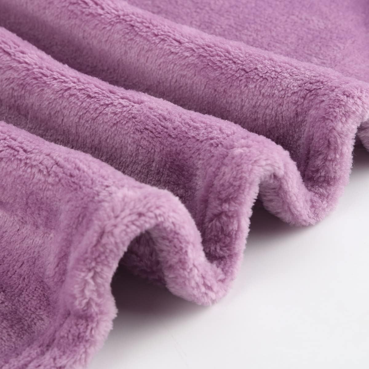 Home UNIVERSAL | Manta Terciopelo Extrasuave 100% Poliéster (LAVANDA)