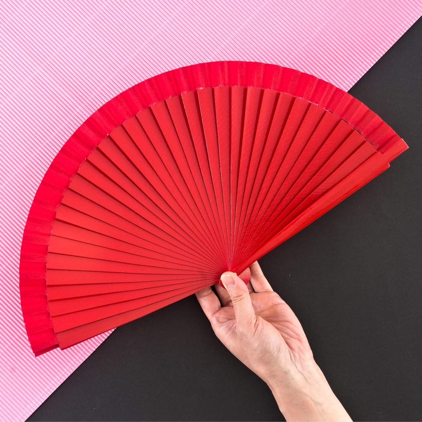 Home Universal ® Abanico Madera Español con Tela Lisa 23cm, Detalles para los Invitados, Regalos de Boda, Fiestas, Comuniones y Otros Eventos (Rojo)