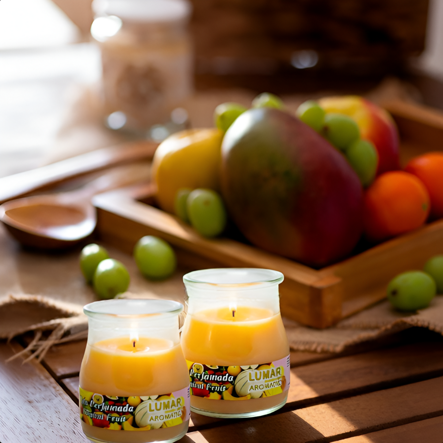 Home Universal® Pack de 3/6/12 Velas Aromáticas en Vaso de Cristal Reciclable LUMAR AROMATIC – 24h de Duración por Vela – Cera Vegetal Perfumada – 16 Fragancias Disponibles – Fabricadas en España – 7x6cm (Canela en Rama)