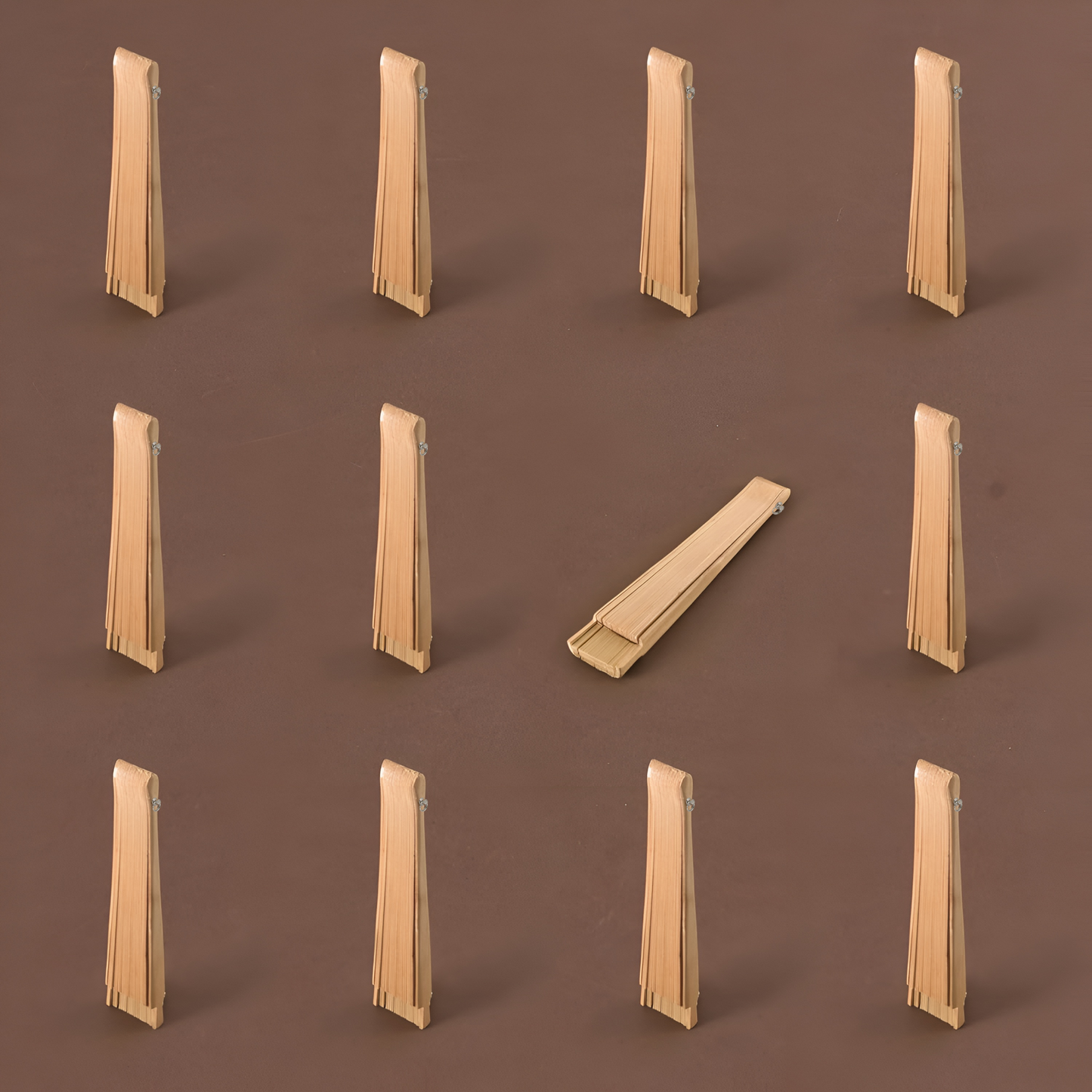 Home Universal® Abanico de madera con argollas para colgar, plegable, ligero y resistente, ideal para bodas, eventos y verano, diseño clásico y portátil perfecto para regalo y uso diario - Madera (23CM)
