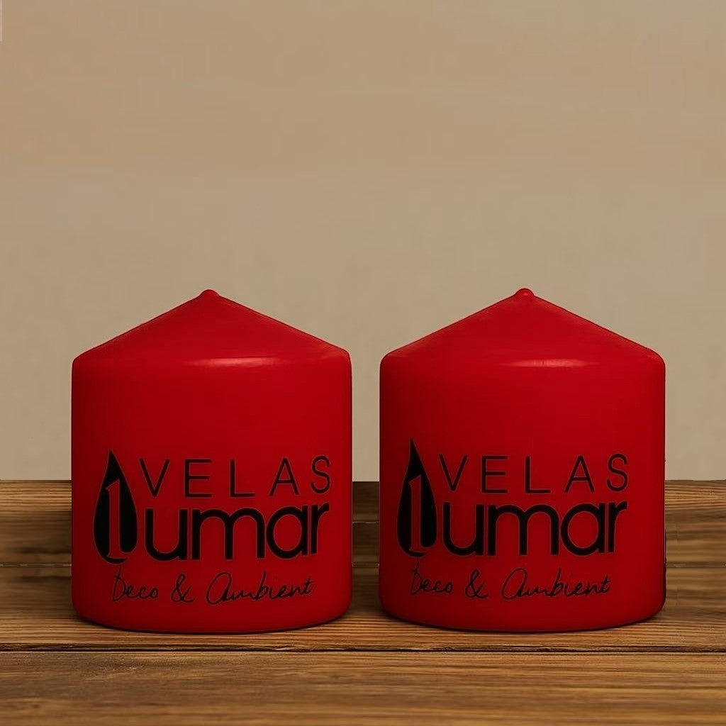 Home Universal® Pack de 2 Velas Lumar Decorativas sin Aroma – Velas Blancas o Rojas de Distintos Tamaños, Ideales para Decoración del Hogar, Bodas, Centros de Mesa y Eventos Elegantes (10X9CM - 455g (2 Unidades · Rojo))
